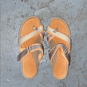 Bare traps sandals
